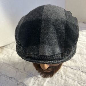 TARGET (2013) WOOL BLEND GREY/BLACK PLAID MENS CAP HAT FIT SMALL